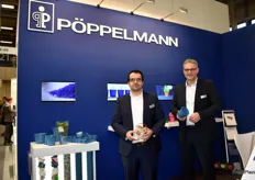 Gerhard Brock and Anno Zerhusen of the company Pöppelmann. Under the name Famac, the company will soon bring recyclable buckets for snack vegetables on the market.